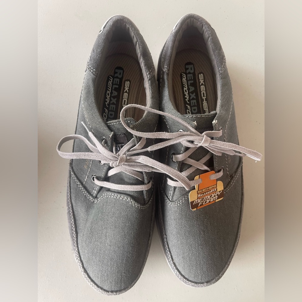 SKECHERS sneakers Sizw 9 Grey